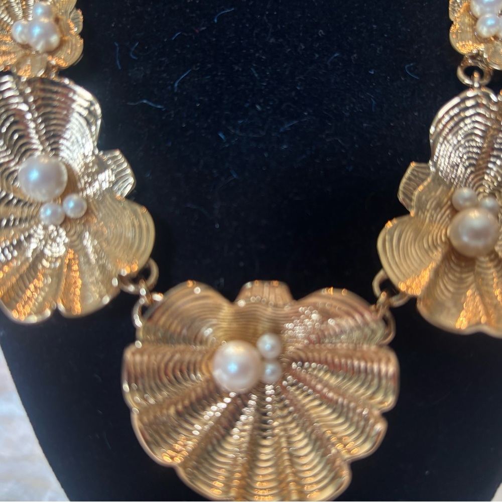 Kate Spade Gold Shell Necklace with Pearl Accents